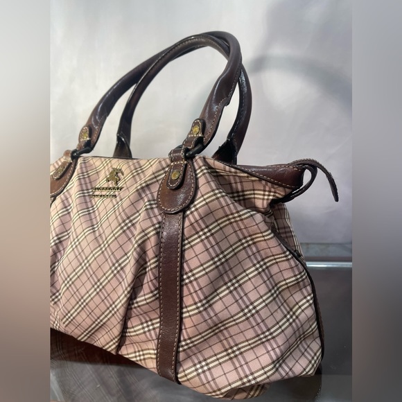 Burberry bag with COA - Picture 3 of 4